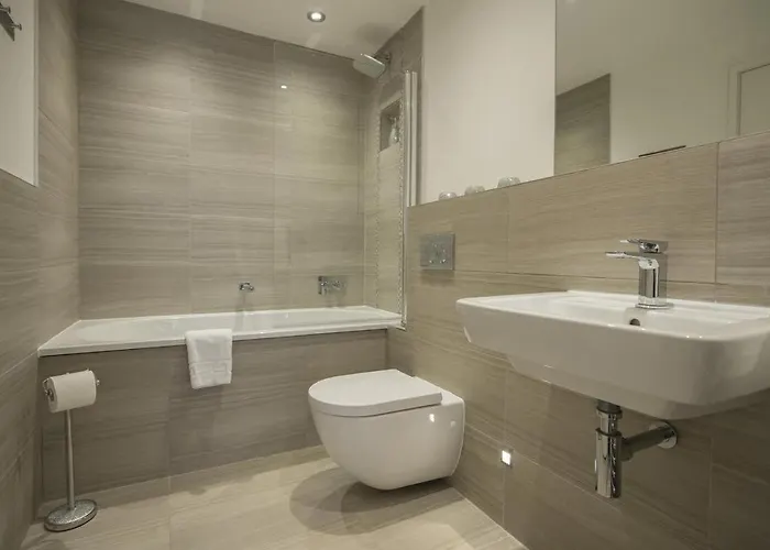 Han/Misafirhane Chocolets - The Lion York