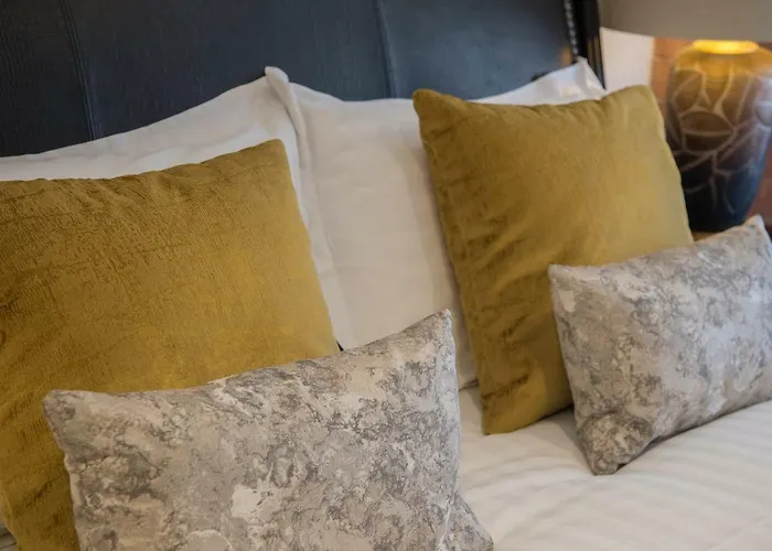 Chocolets - The Lion Zajazd York